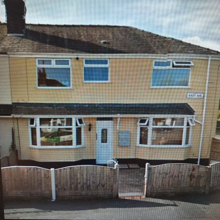 Property photo 1 of 7 East Ave Front.Jpg