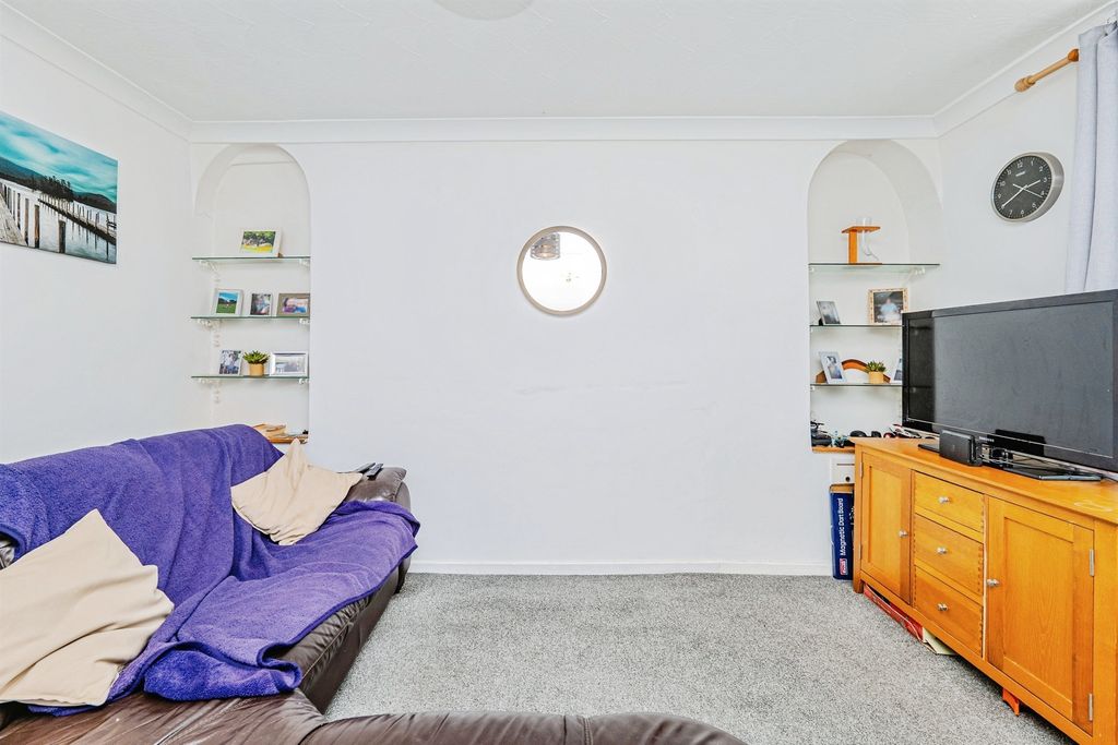 Property photo 3 of 24
