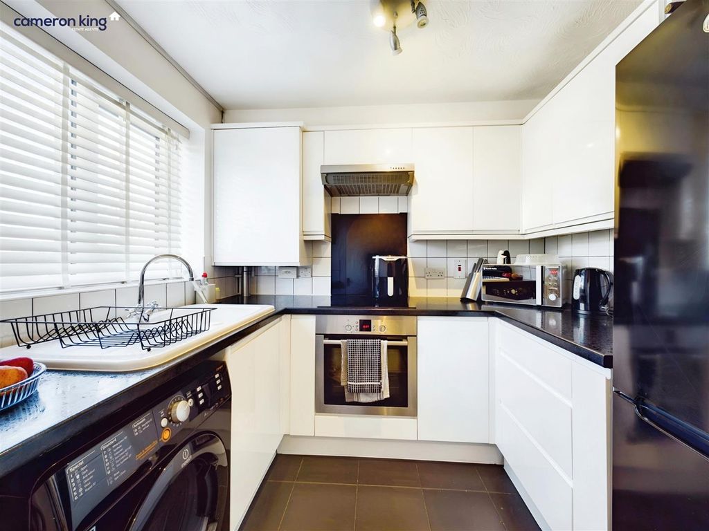 Property photo 2 of 7 Kitchen.Jpg