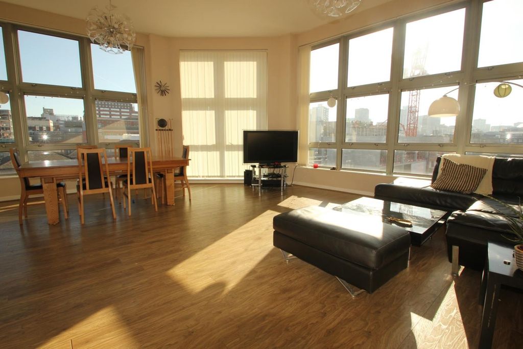 Property photo 1 of 12 1938510
