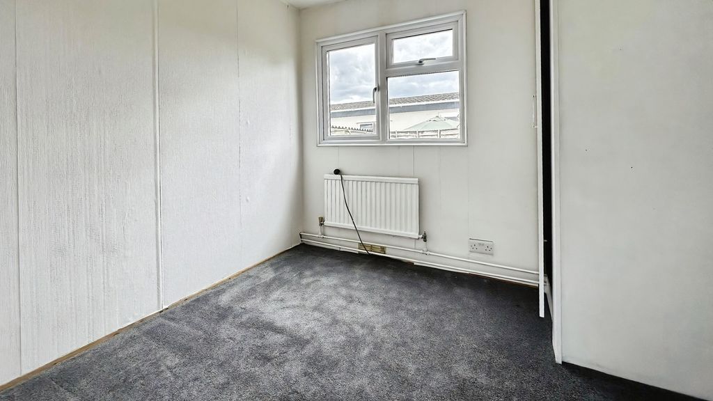 Property photo 3 of 5 Pbox-Img.Jpg