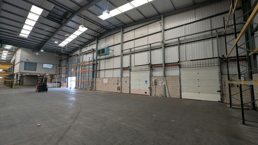 Property photo 3 of 8 Internal Warehouse (2).Jpg