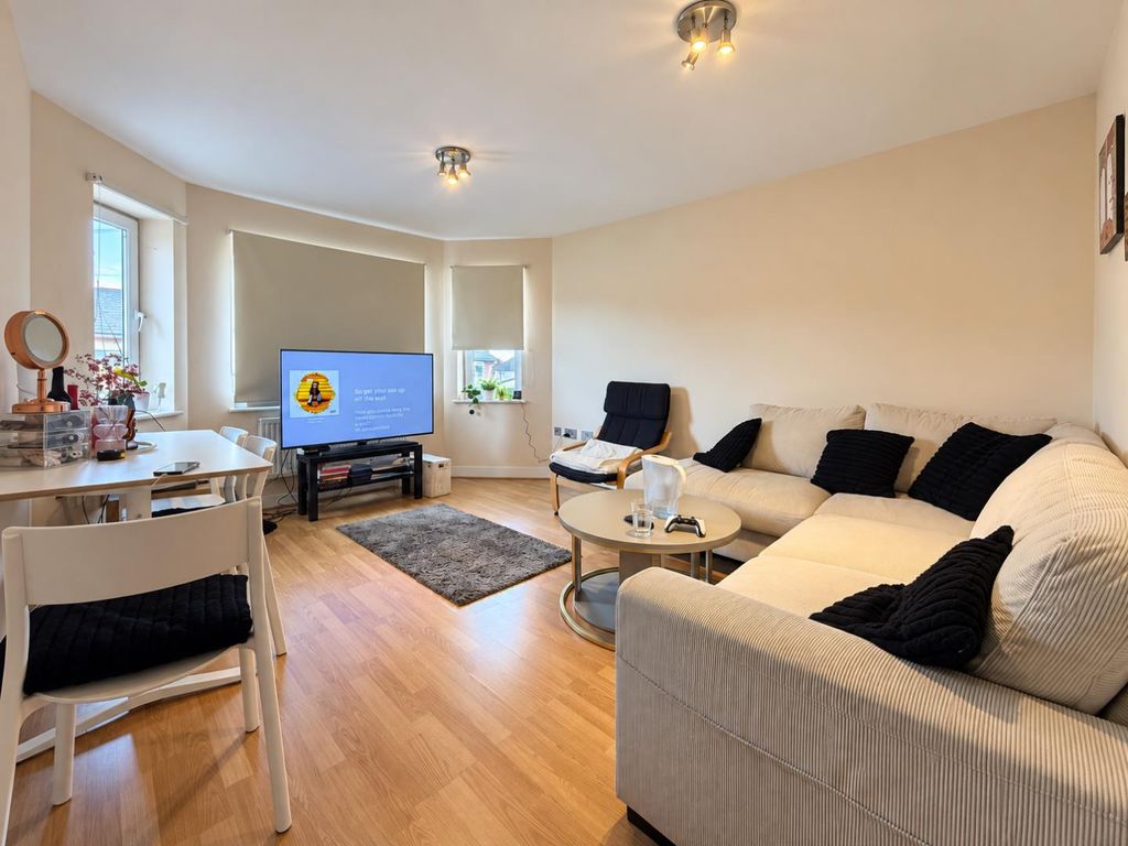 Property photo 2 of 11 D2C717C6-F523-41Ec-87CE-684B17B507E6.Png