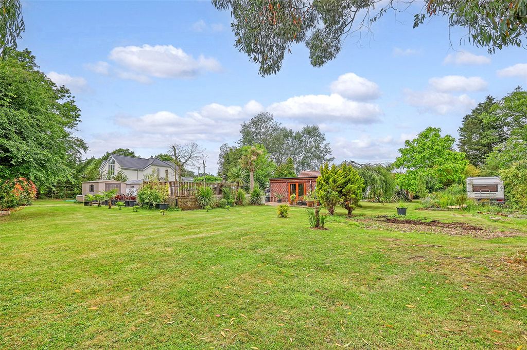 Property photo 3 of 12 Generous Plot