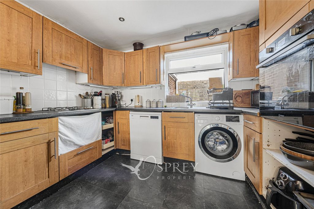 Property photo 2 of 16 Kitchen