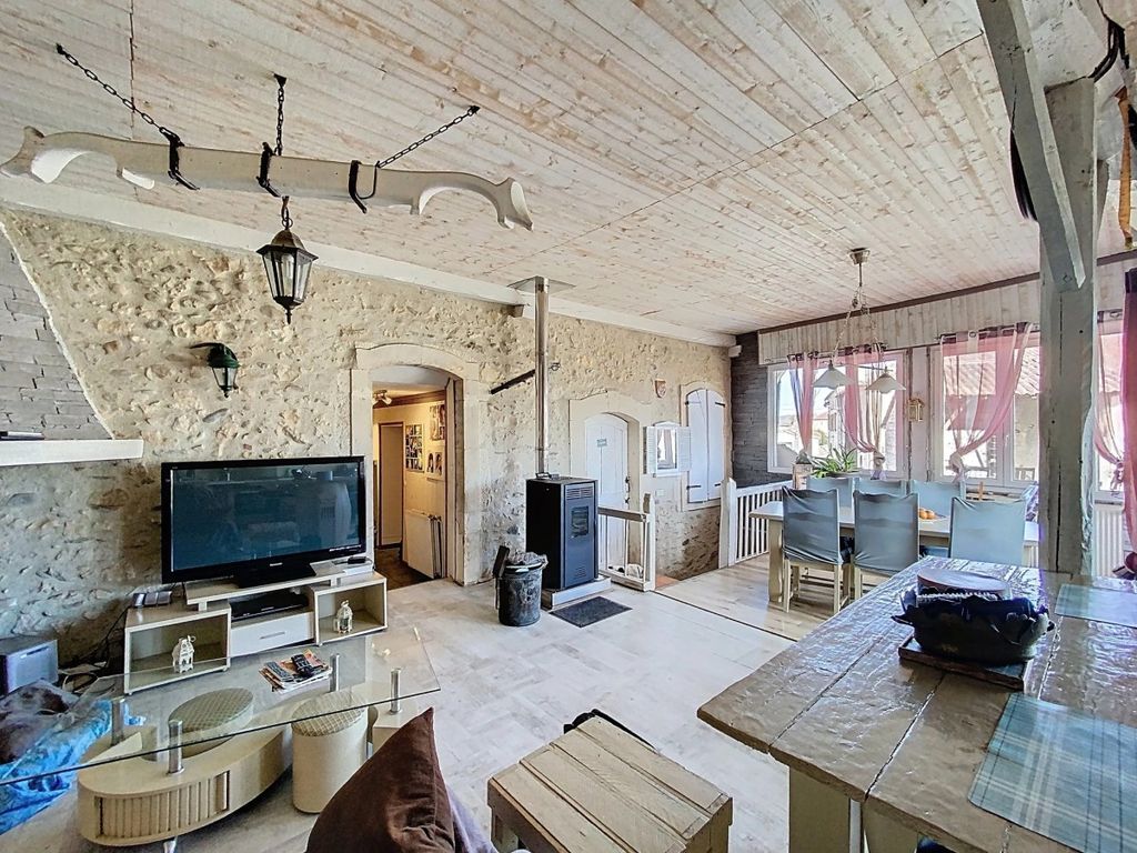 Property photo 2 of 21