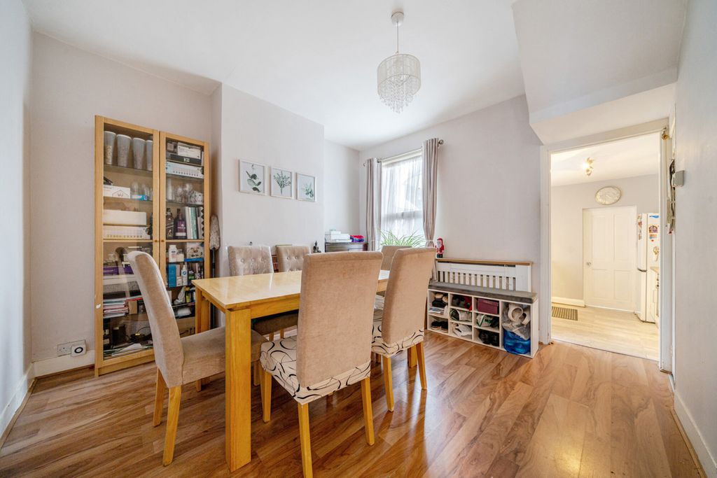 Property photo 3 of 10 Dining