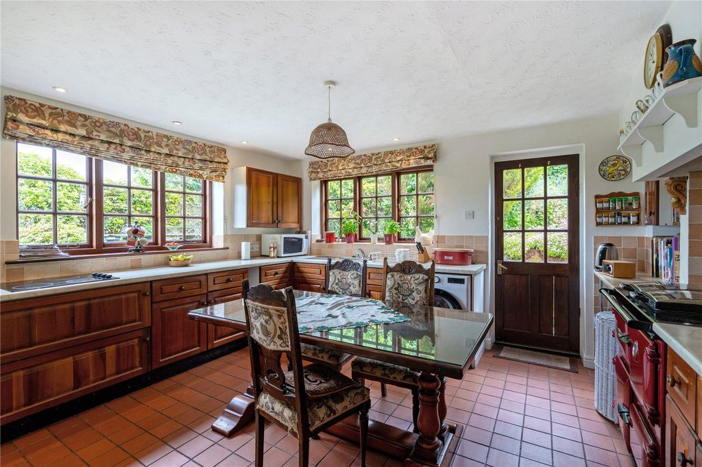 Property photo 3 of 15 Kitchen/Dining Room