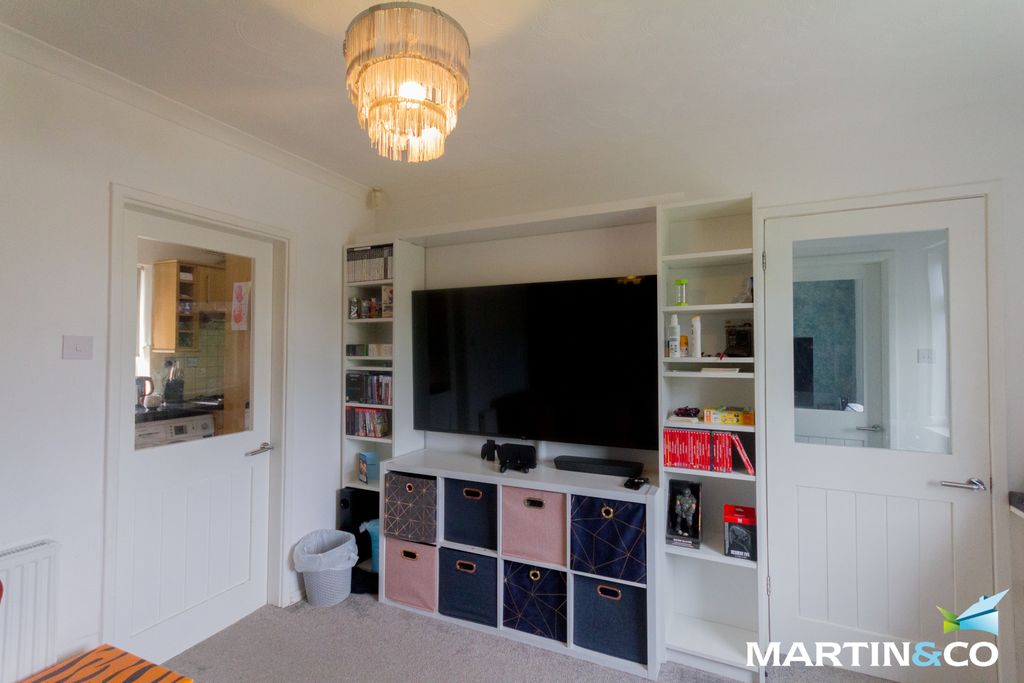 Property photo 2 of 10 8