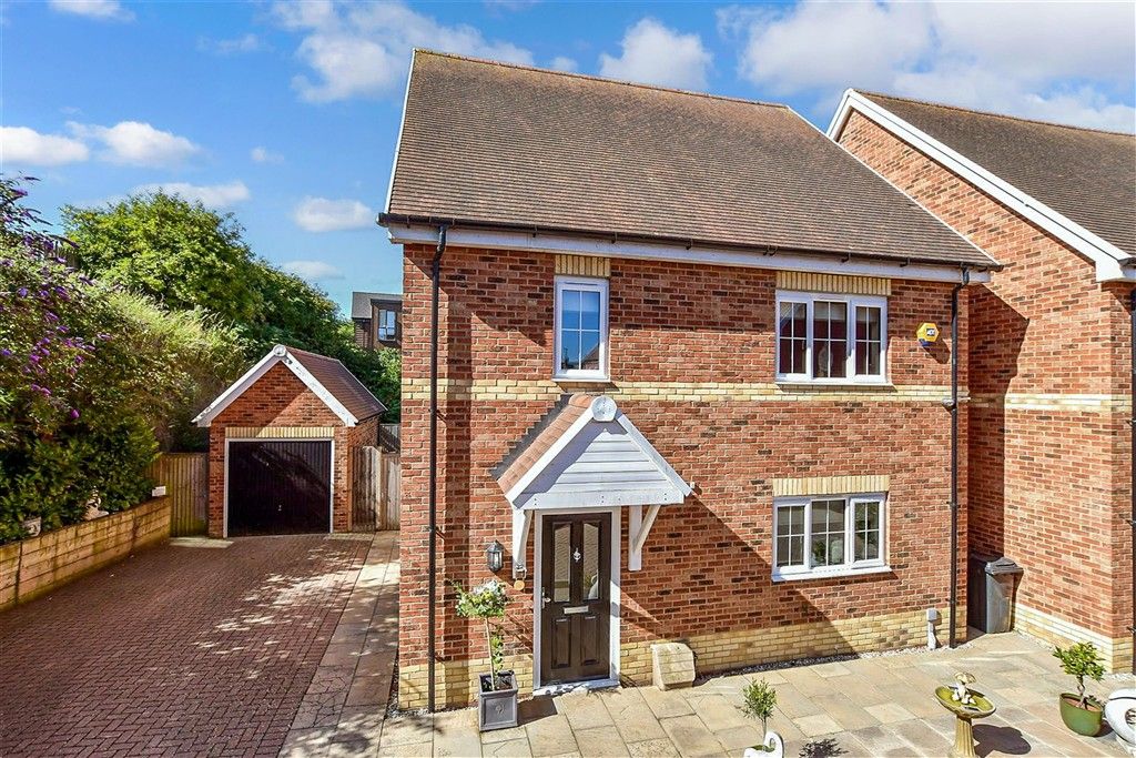 Property photo 1 of 20 Front Web