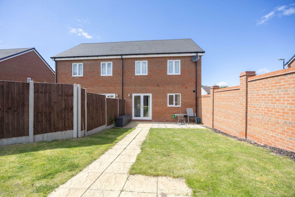 Property photo 3 of 12