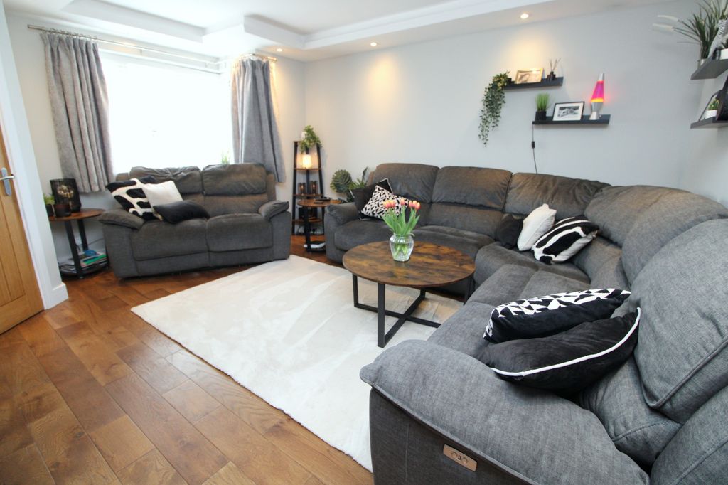 Property photo 3 of 29