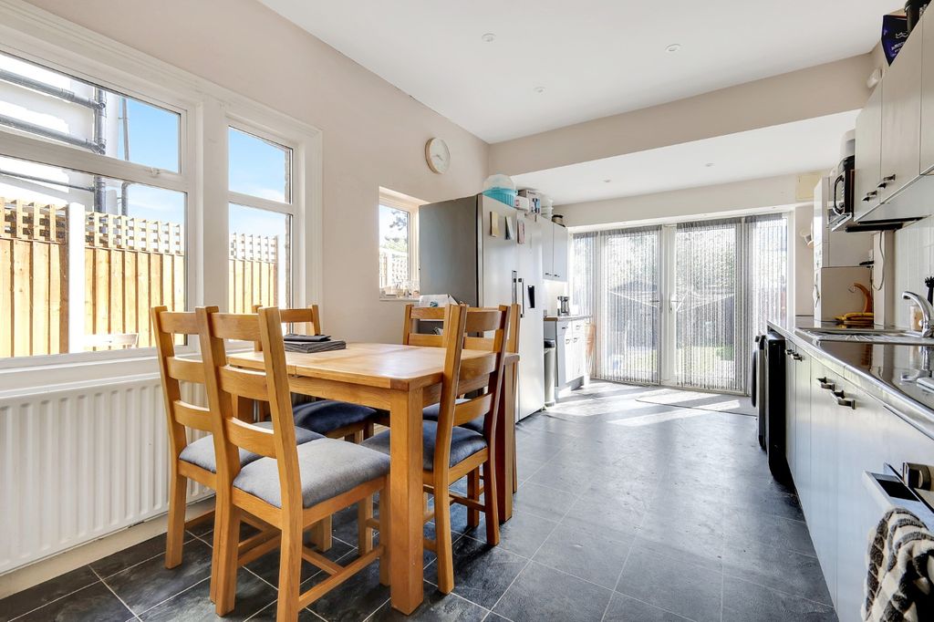 Property photo 3 of 22 5106045