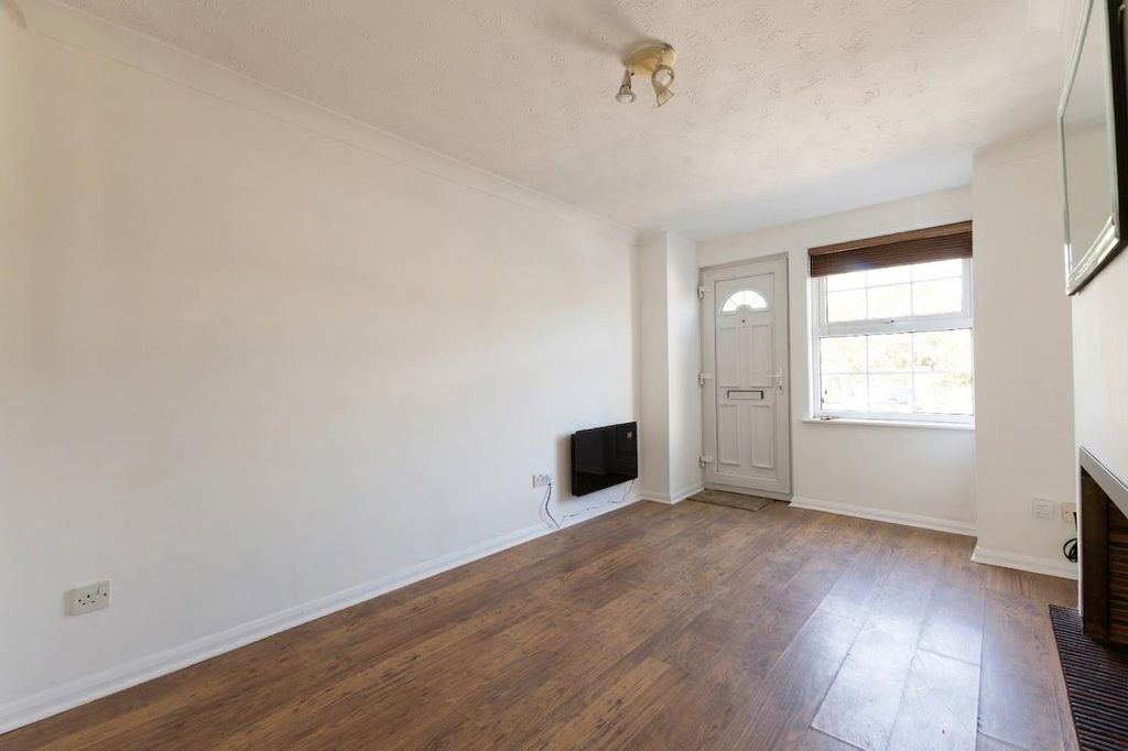 Property photo 2 of 11 Living Room 3.Jpg