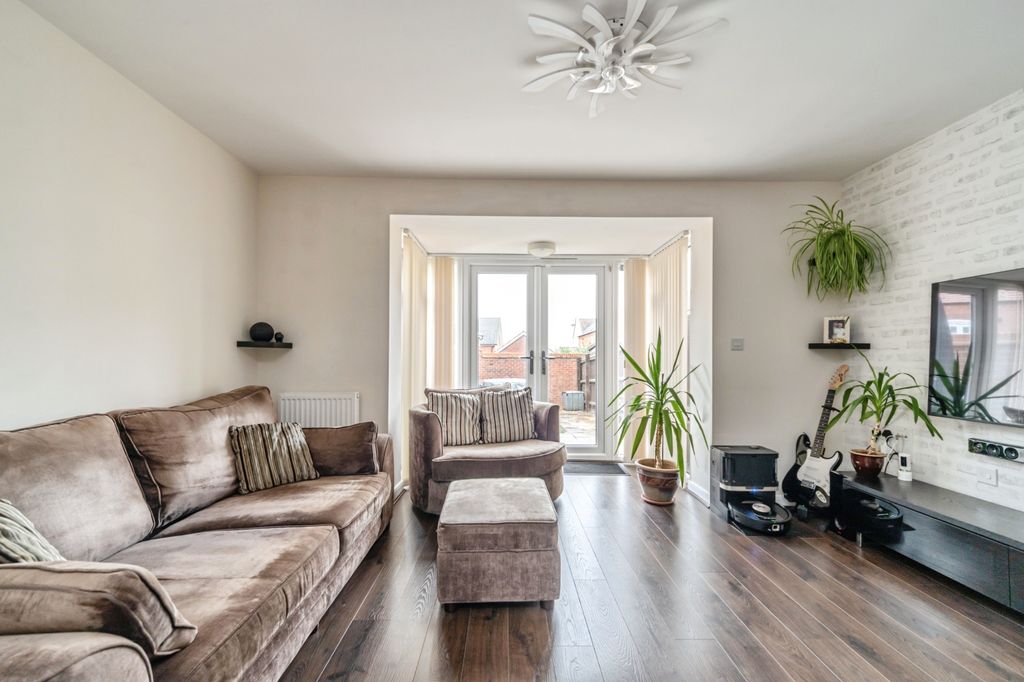 Property photo 2 of 20