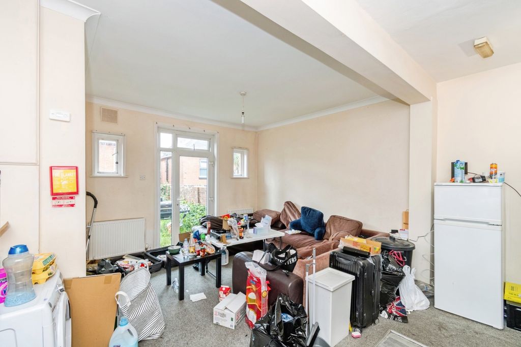 Property photo 2 of 12 Pbox-Img.Jpg