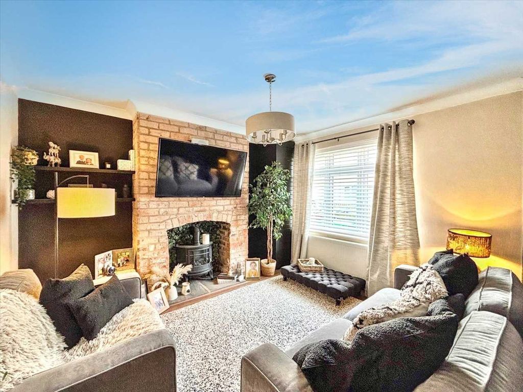 Property photo 2 of 30 Lounge