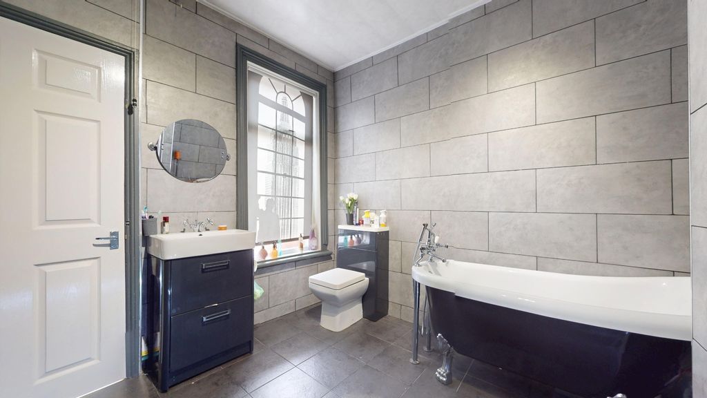 Property photo 2 of 17 4478364