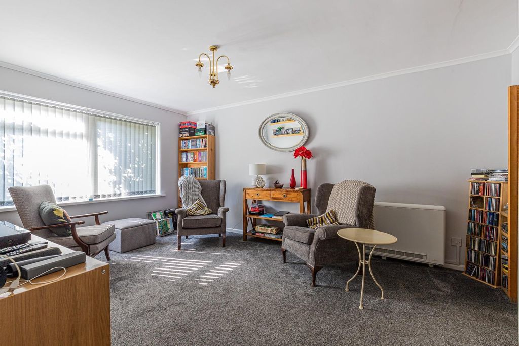 Property photo 3 of 13 8 Marion Court-8.Jpg