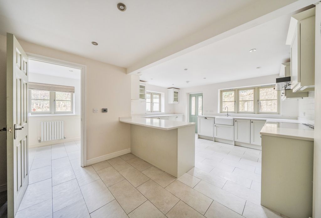Property photo 1 of 21 1440700-4-69d7Cfd...