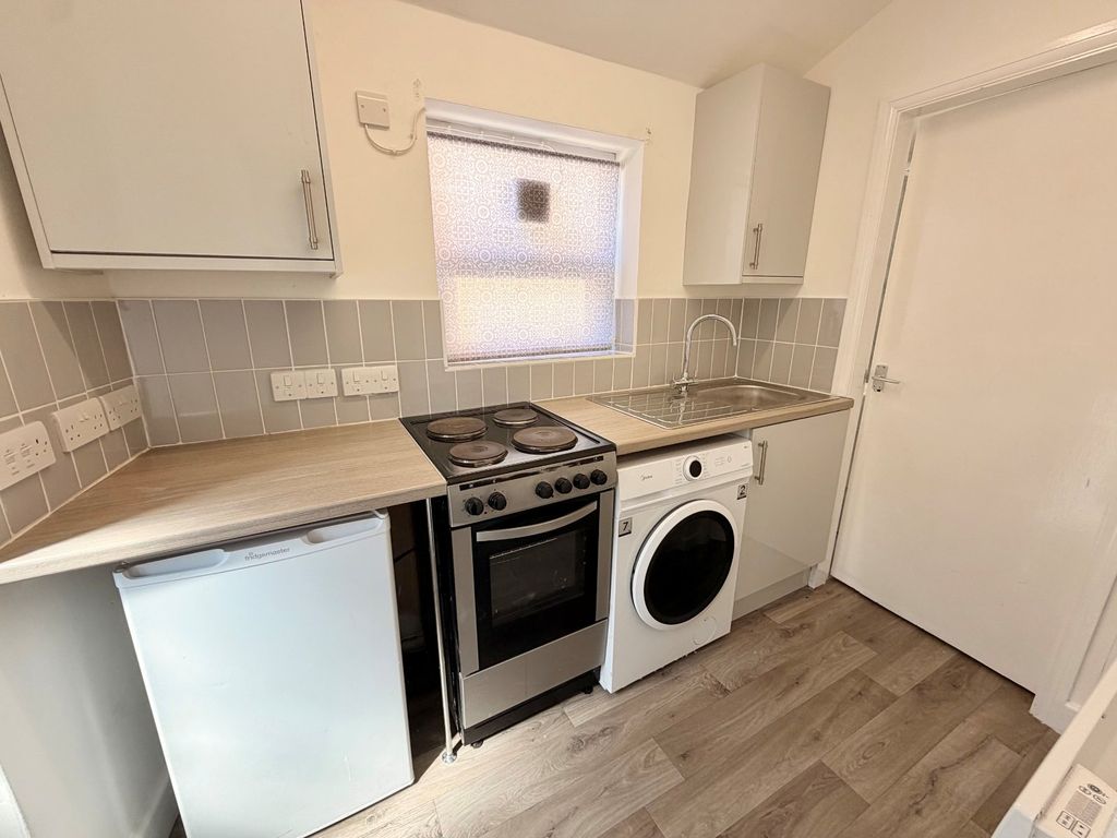 Property photo 2 of 4 Picture No. 46