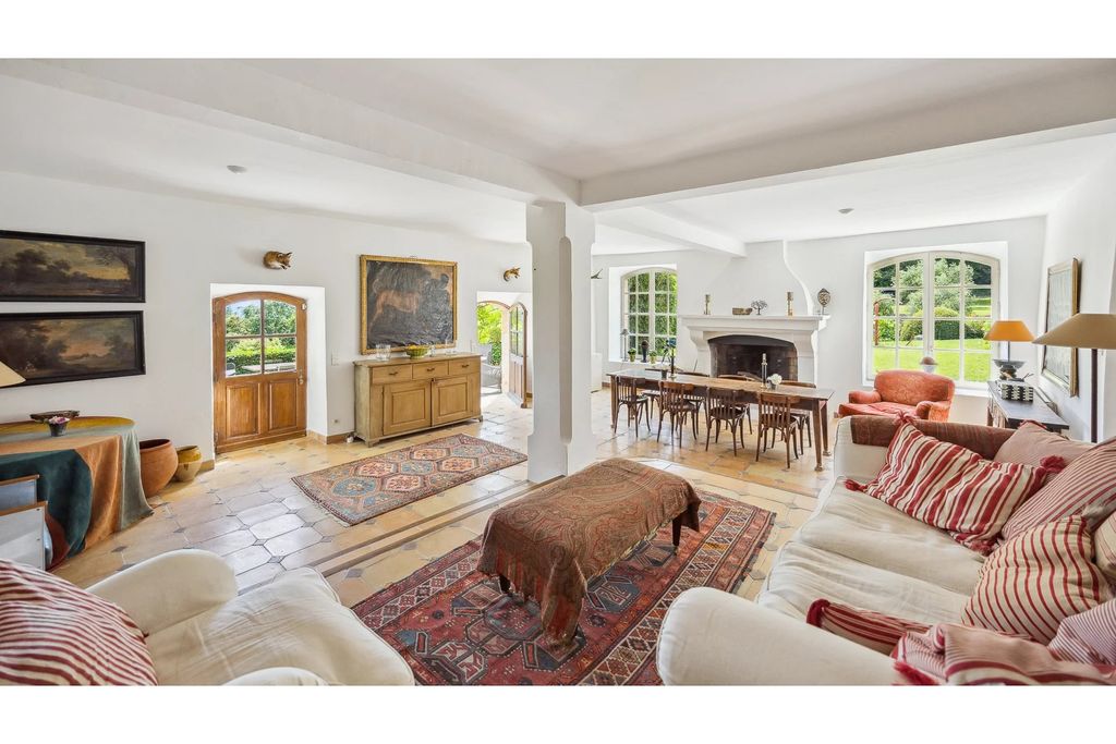 Property photo 3 of 10