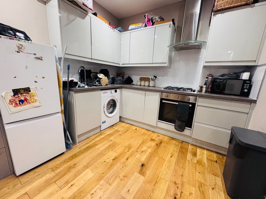 Property photo 3 of 5 Kitchen