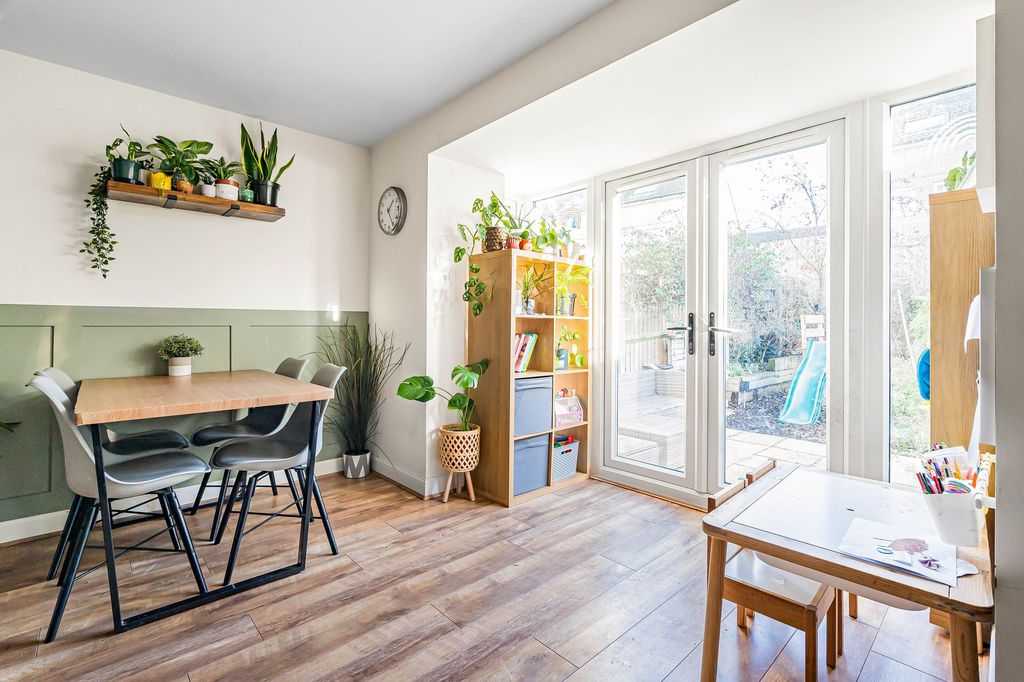 Property photo 3 of 26