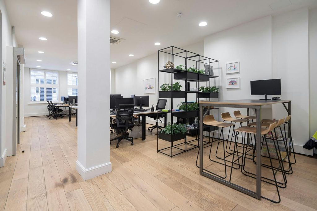 Property photo 1 of 17 Office