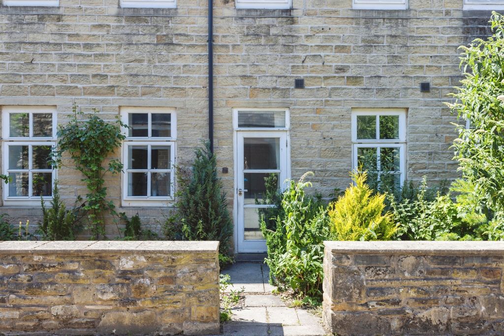 Property photo 2 of 16 Image