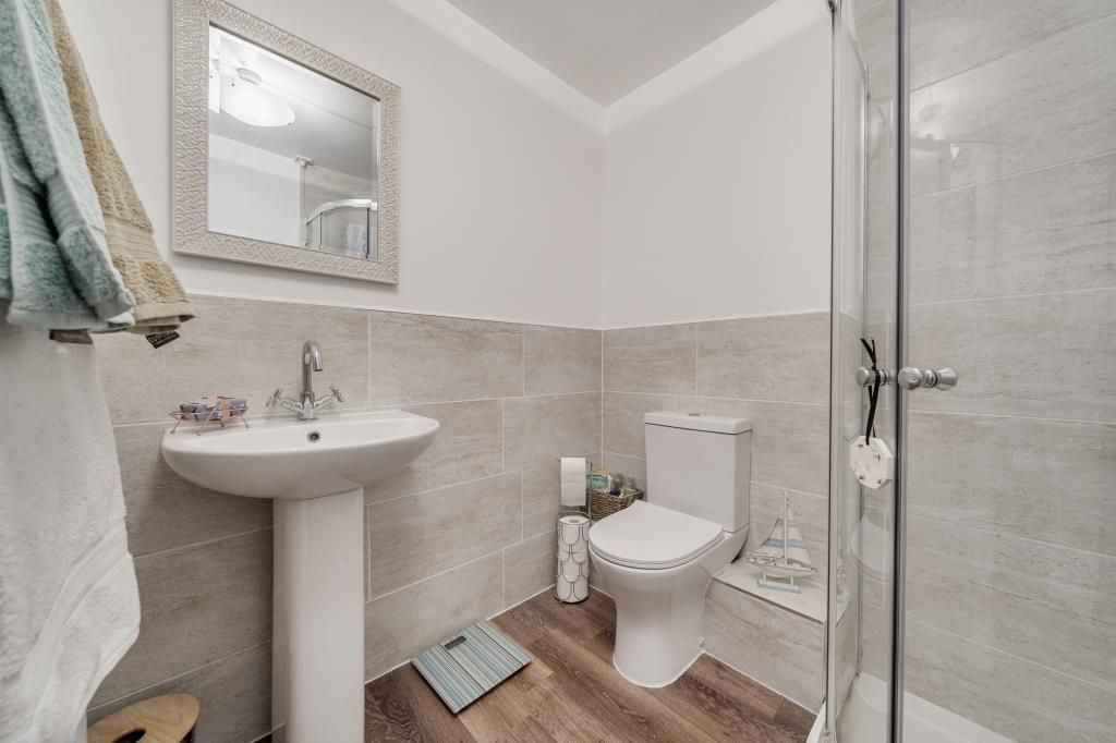 Property photo 3 of 15 Bathroom