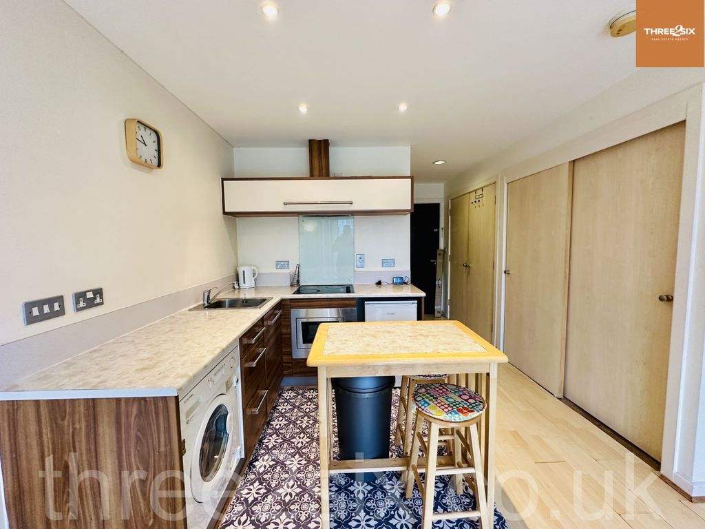 Property photo 3 of 6 Gallery