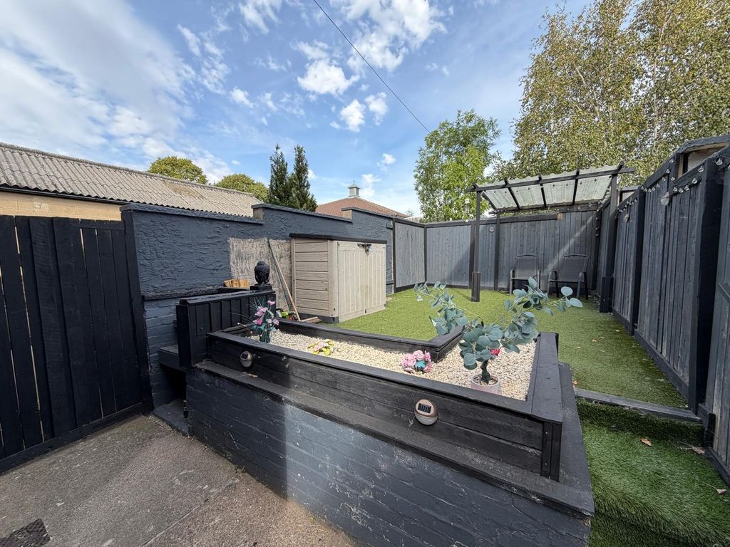 Property photo 2 of 13