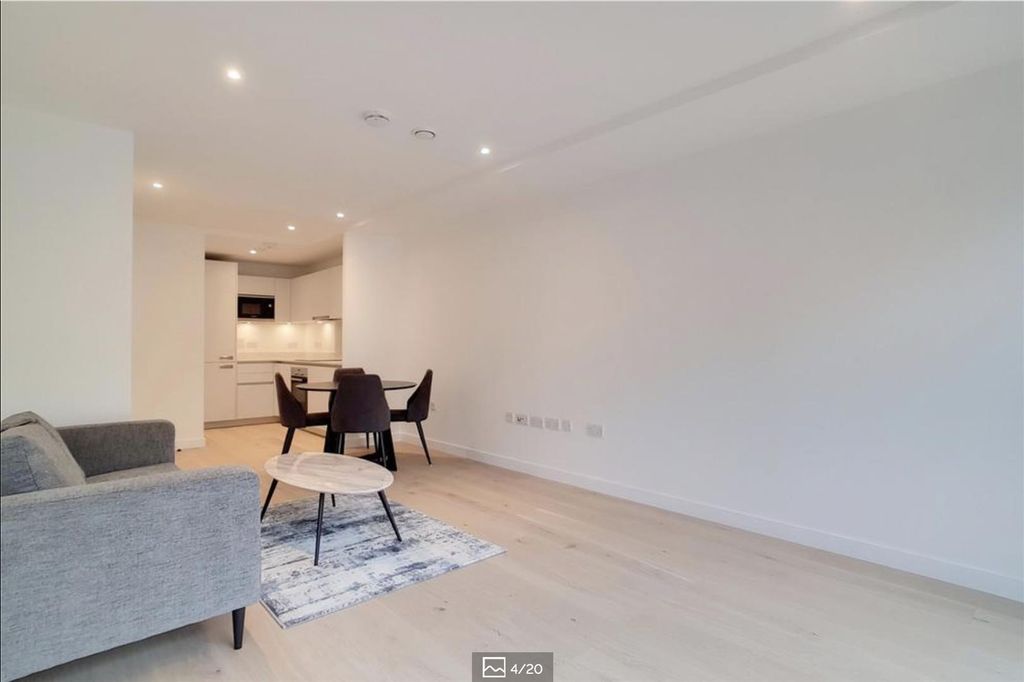 Property photo 2 of 19