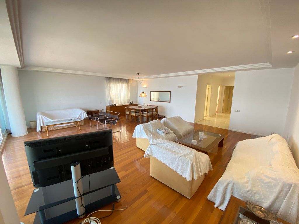 Property photo 2 of 58