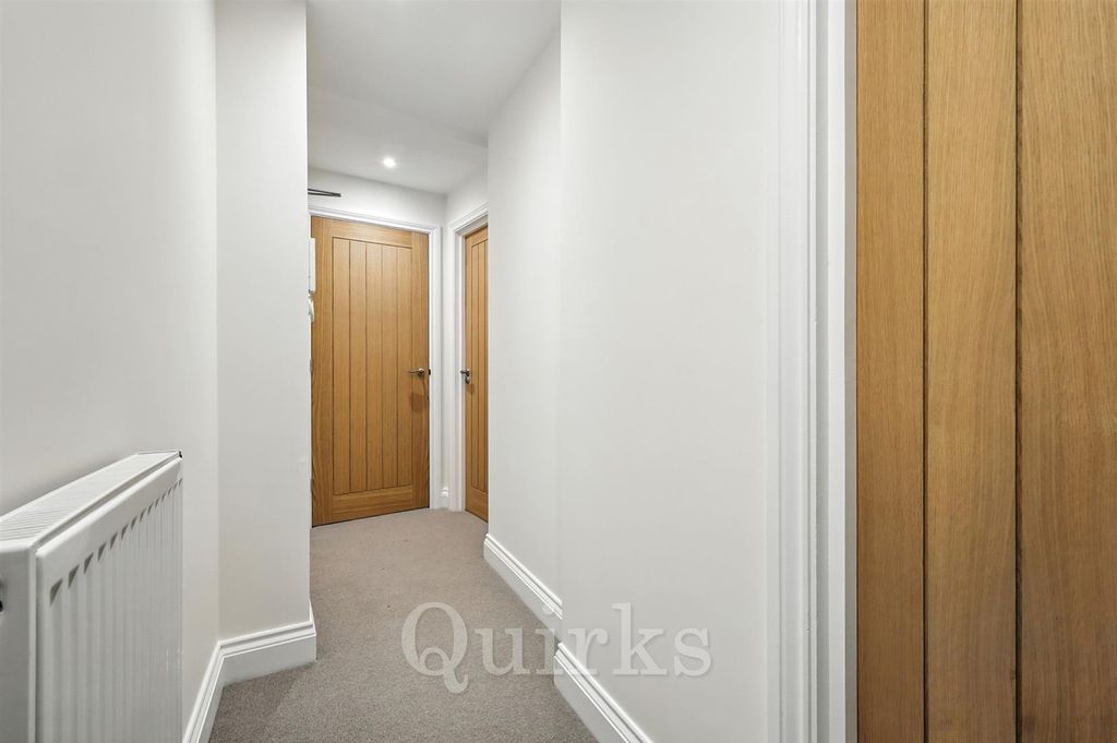 Property photo 2 of 14 002_Img_1516.Jpg