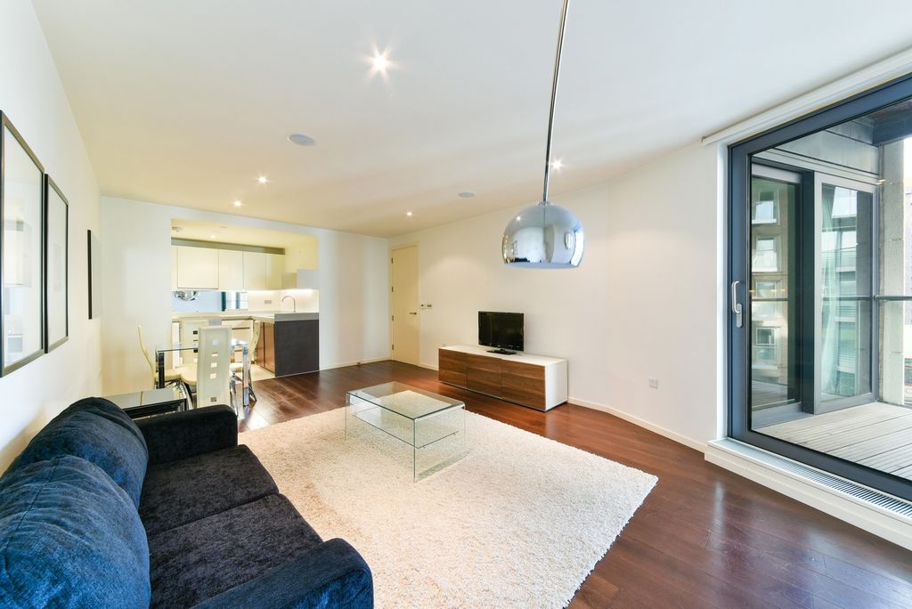 Property photo 1 of 10 Living