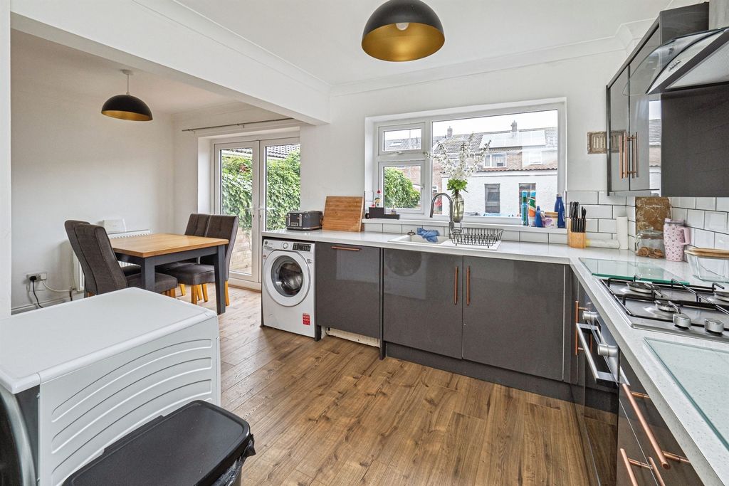 Property photo 2 of 13