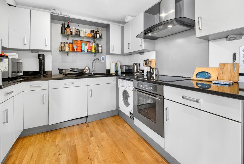 Property photo 3 of 21 Picture No. 37