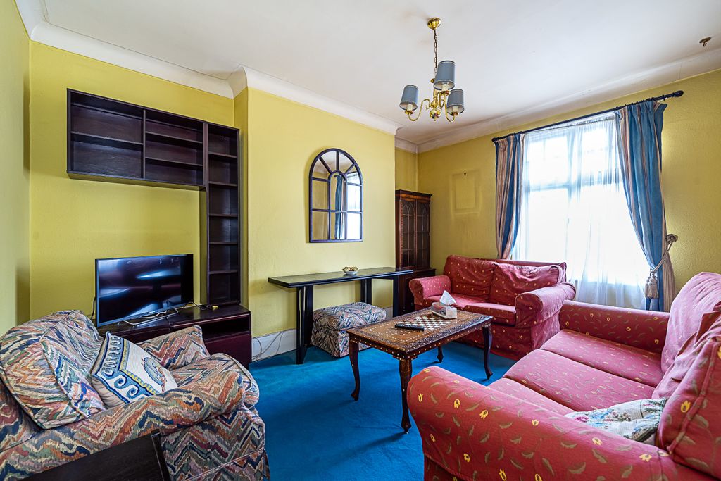 Property photo 2 of 8