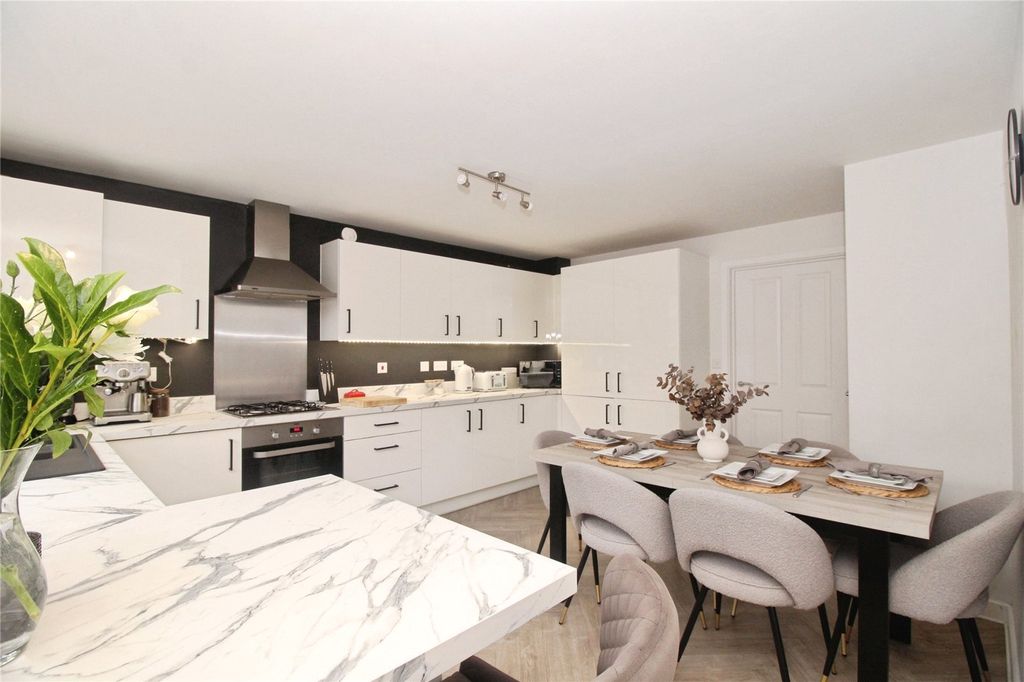 Property photo 3 of 14 Kitchen/Diner