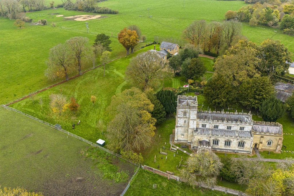 Additional image 40 of 6 bed detached house for saleThe Ride, Totternhoe, Bedfordshire LU6