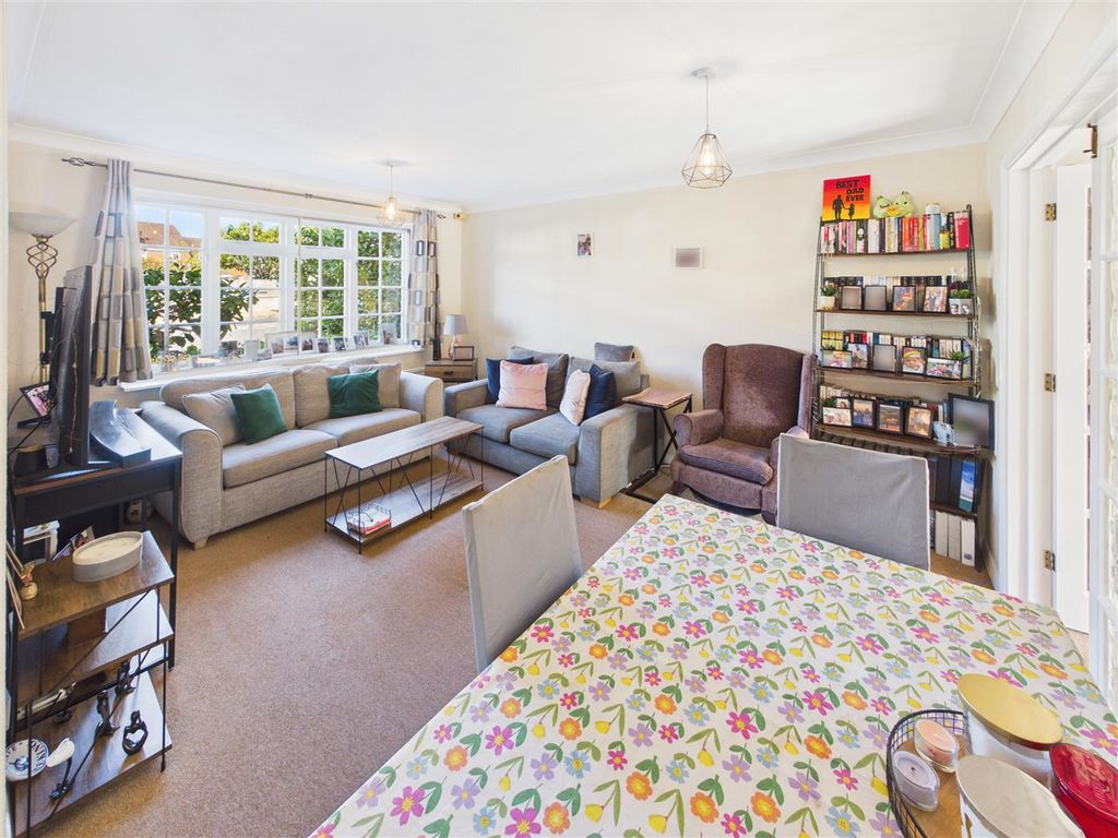 Property photo 2 of 17