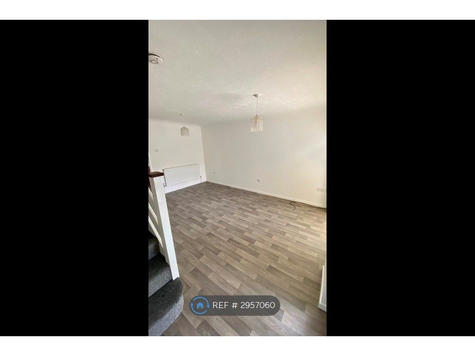 Property photo 3 of 14 Living Room