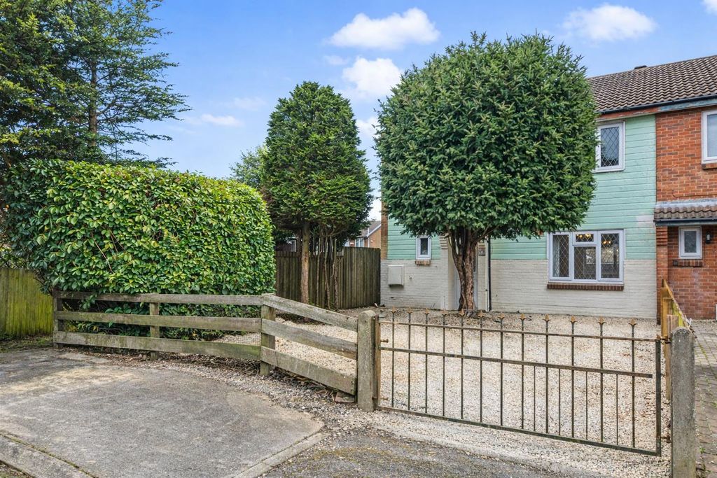 Property photo 1 of 24 Victory Front.Png