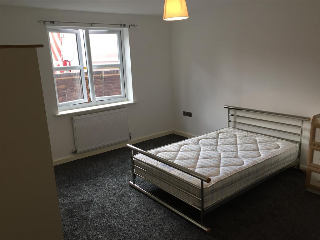 Property photo 1 of 13 Bedroom