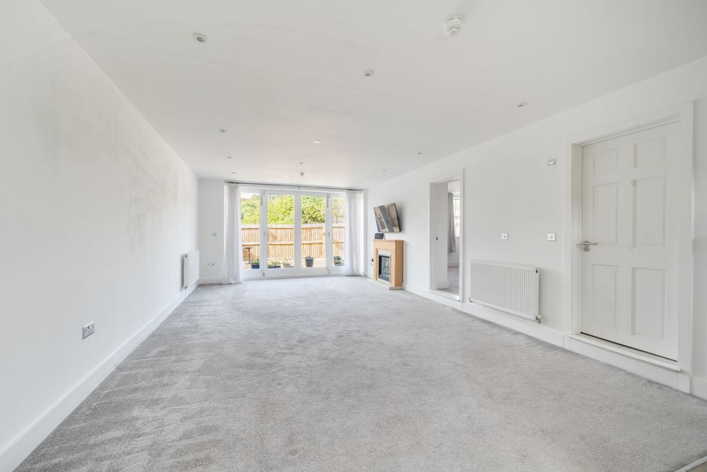 Property photo 3 of 22 1526196 (11)