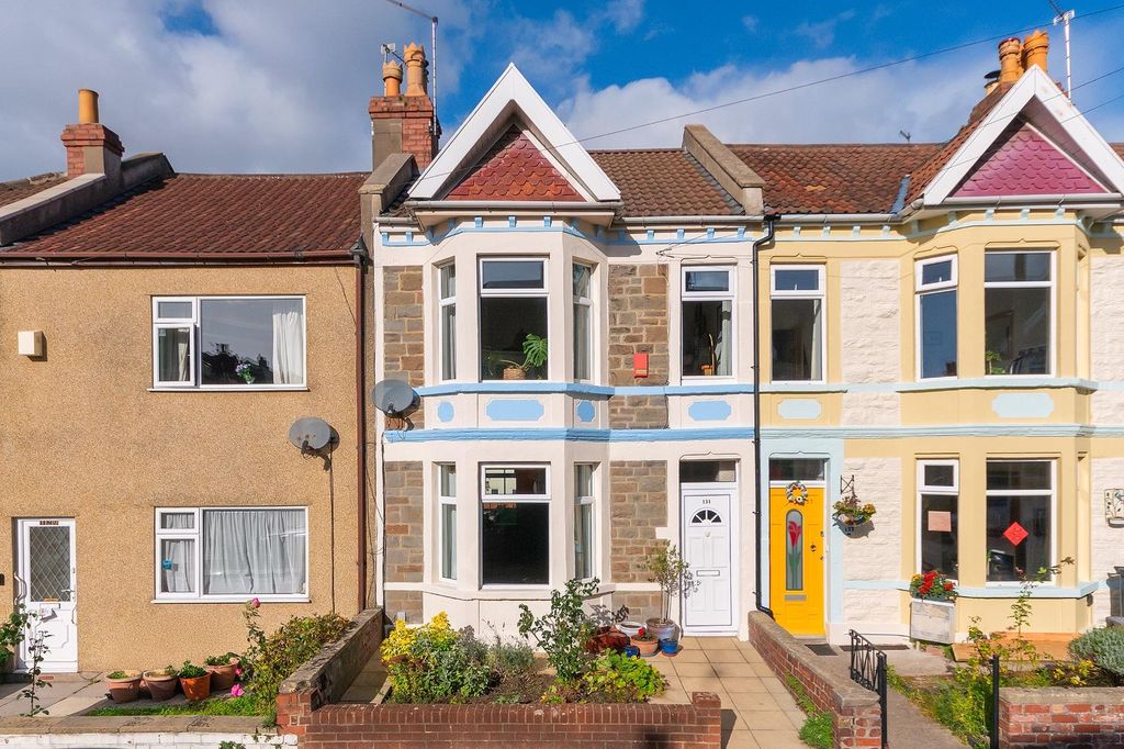 Property photo 2 of 31 1B1R3Bn - External D.Jpg