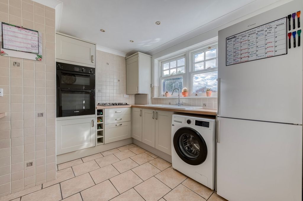 Property photo 3 of 20