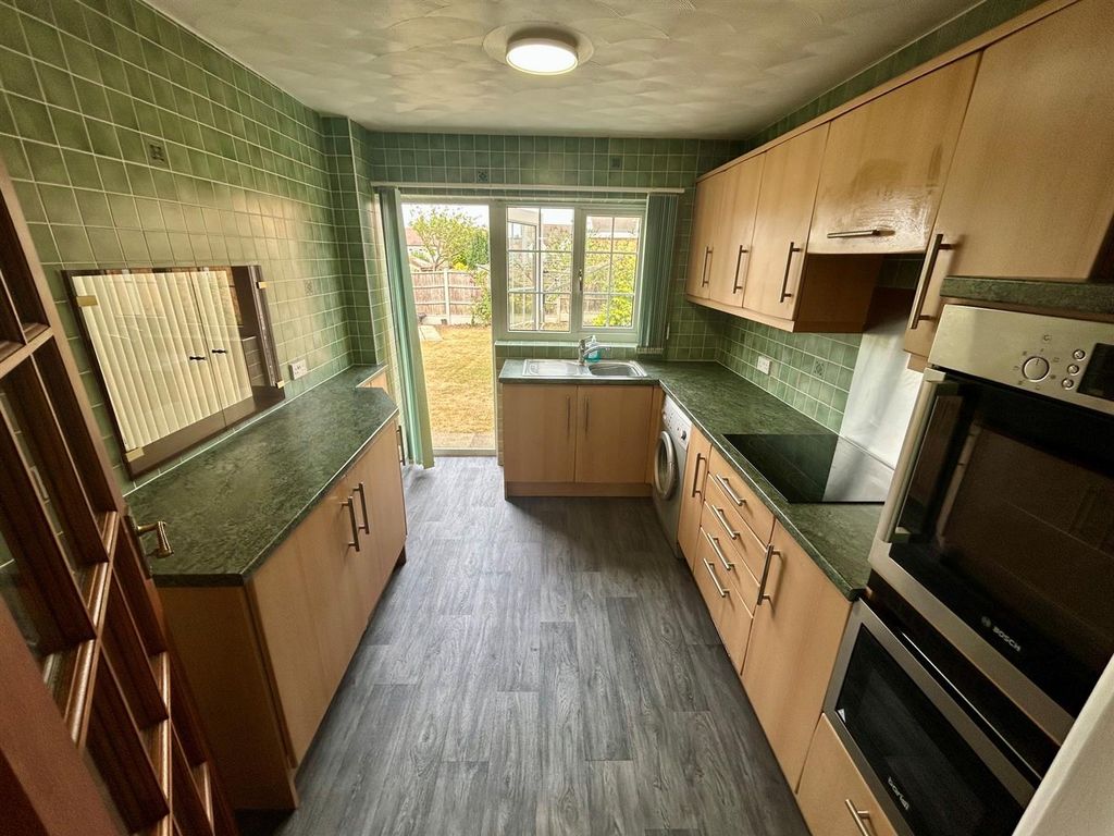 Property photo 2 of 14 Kitchen.Jpg